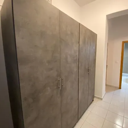 Spacious Flat With Private Garden