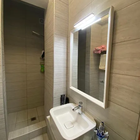 펜션 Spacious Flat With Private Garden *