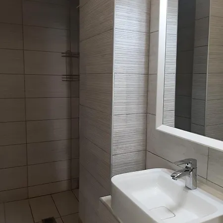 Spacious Flat With Private Garden *