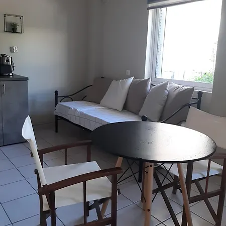 Spacious Flat With Private Garden *