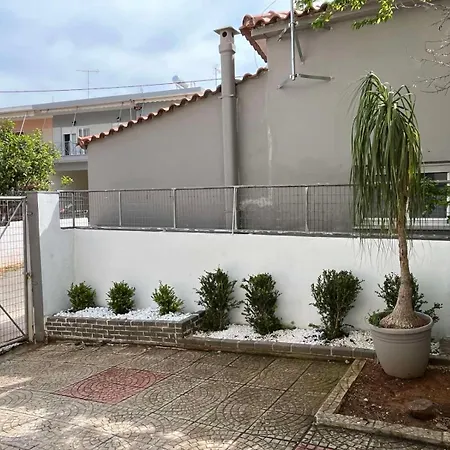 Spacious Flat With Private Garden